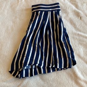 H&M navy and white shorts